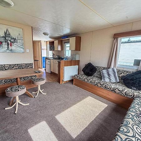8 Berth Caravan With Decking At Sunnydale In Lincolnshire Ref 35087S Louth  Bagian luar foto