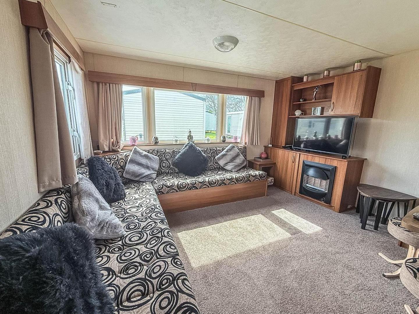 8 Berth Caravan With Decking At Sunnydale In Lincolnshire Ref 35087S Louth  Bagian luar foto