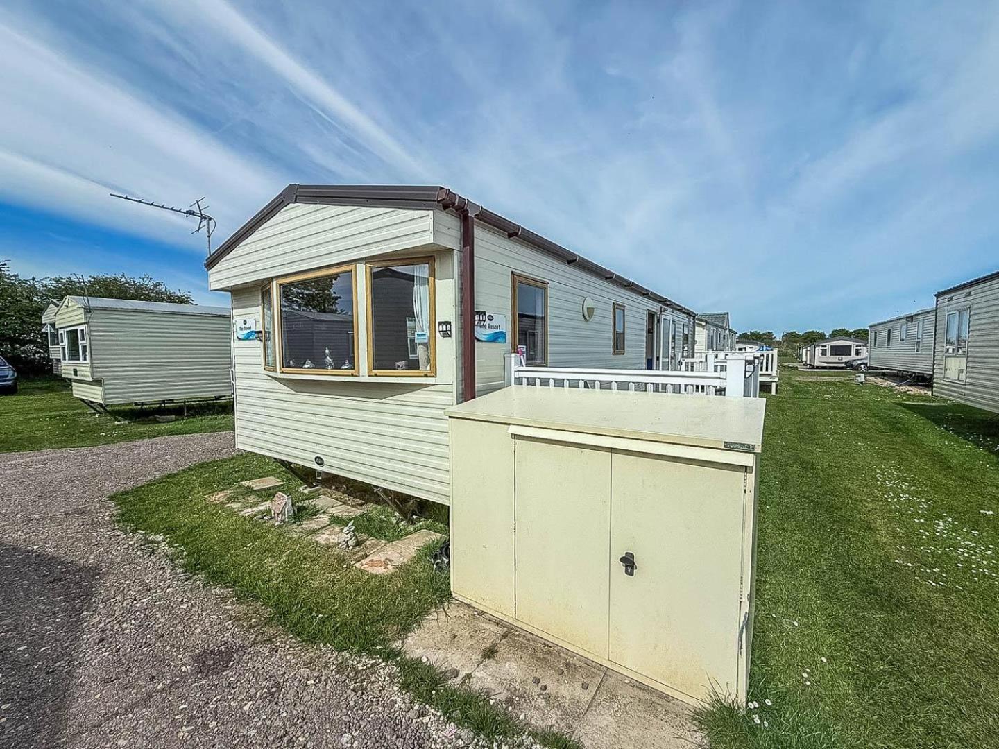 8 Berth Caravan With Decking At Sunnydale In Lincolnshire Ref 35087S Louth  Bagian luar foto